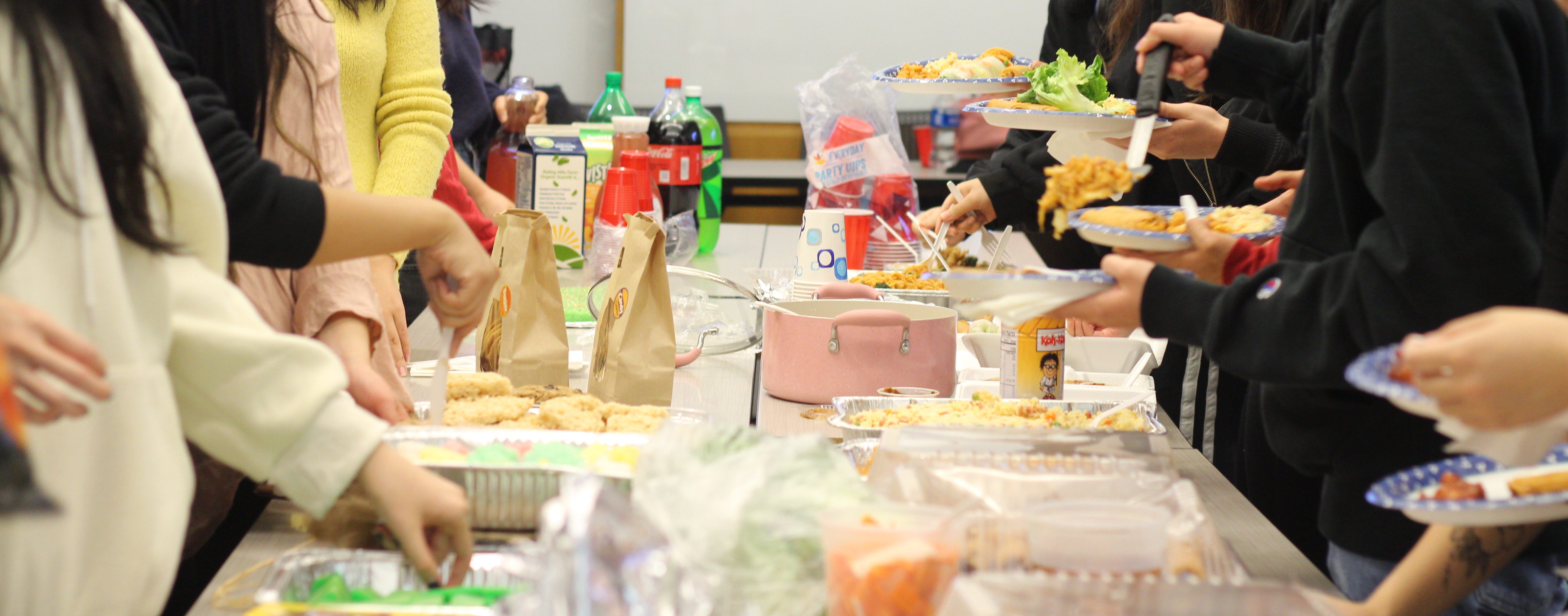Friendsgiving food table